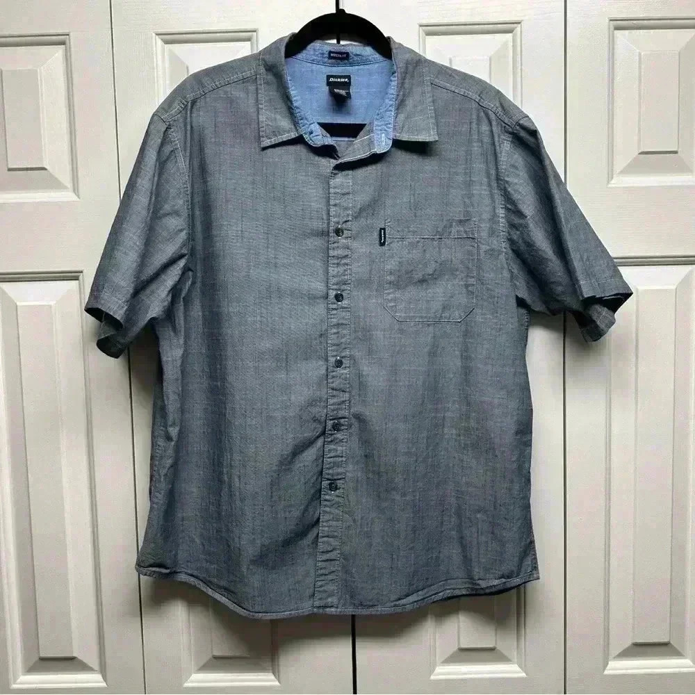 Dickies Modern Fit Short Sleeve Chambray Button-down Mens Shirt. Size XL
